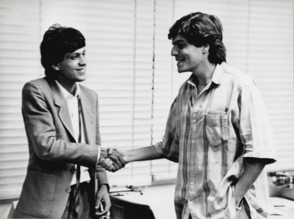 Ali kamel e Marceu Vieira, 1986 - Ali Kamel, editor-assiste da sucursal carioca da revista Veja, na redação, ao lado do repórter Marceu Vieira